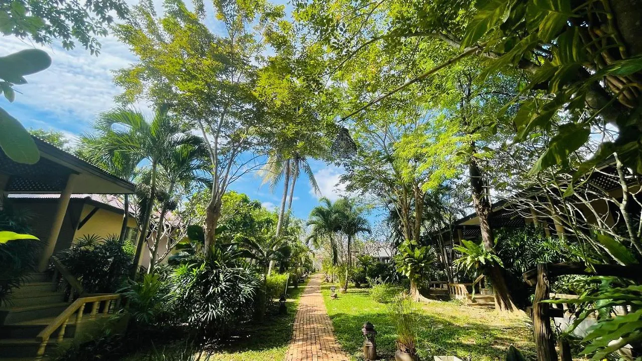 Clean Beach Resort Koh Lanta