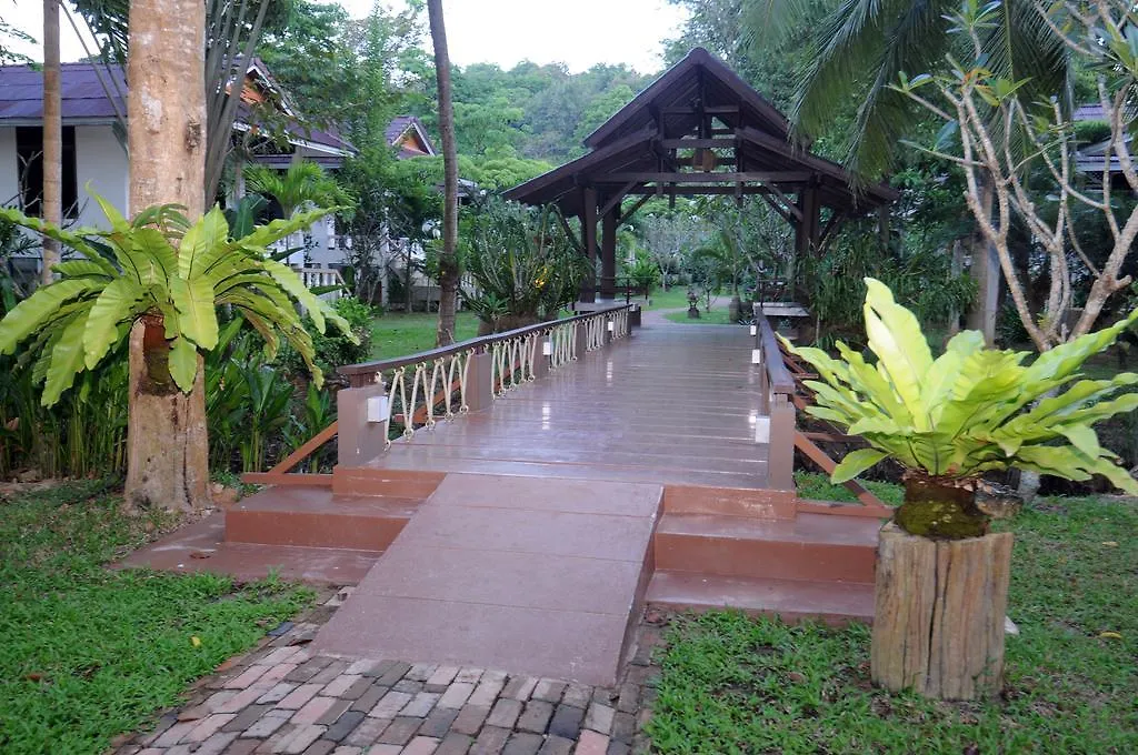 Clean Beach Resort Koh Lanta