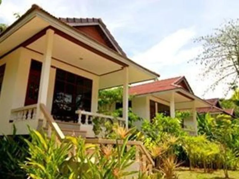 Clean Beach Resort Koh Lanta