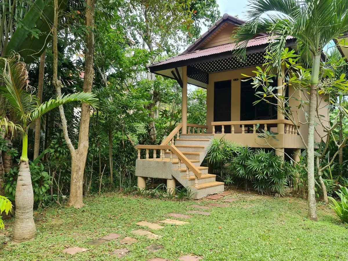 Clean Beach Resort Ko Lanta
