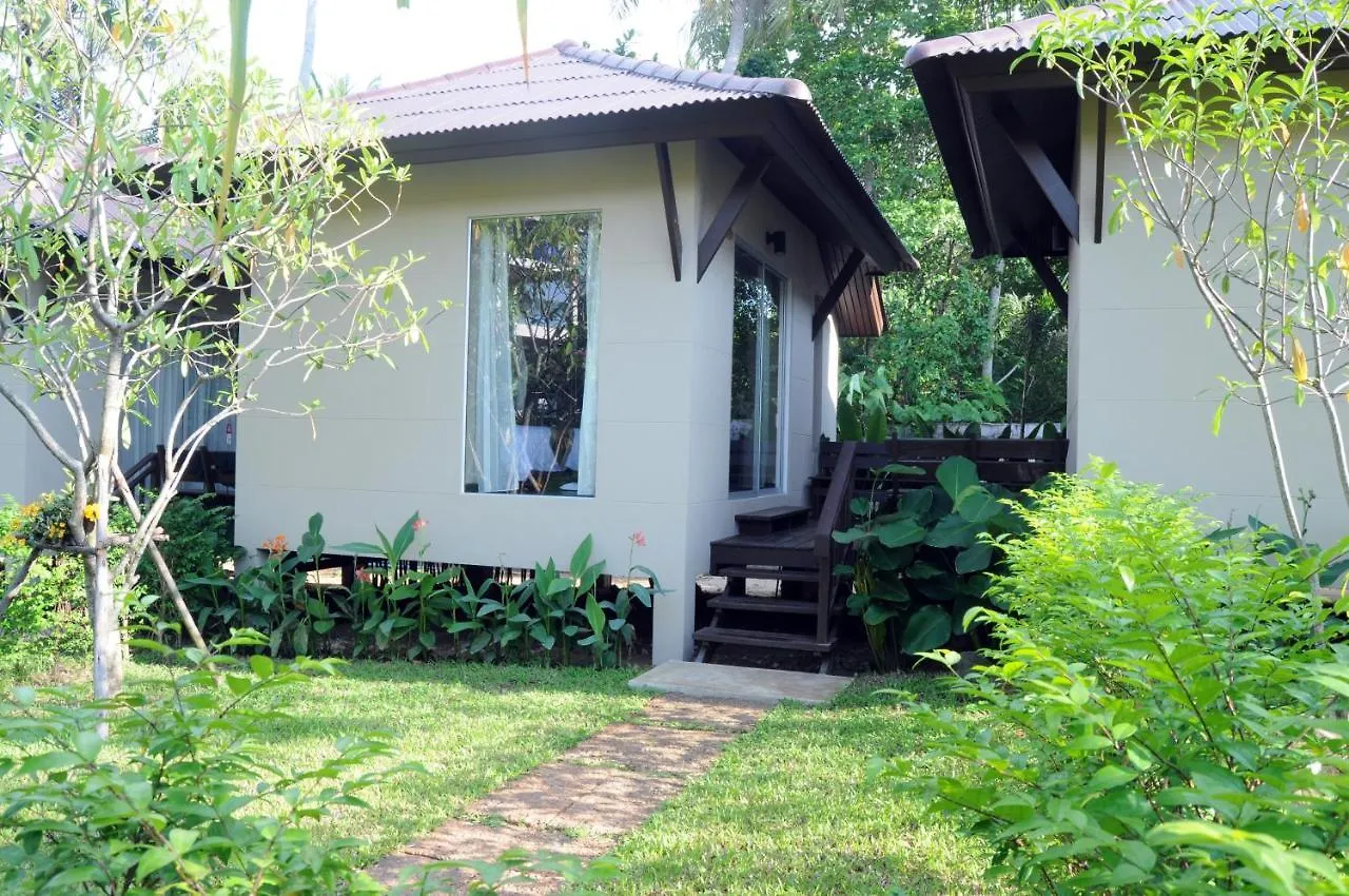 Clean Beach Resort Ko Lanta