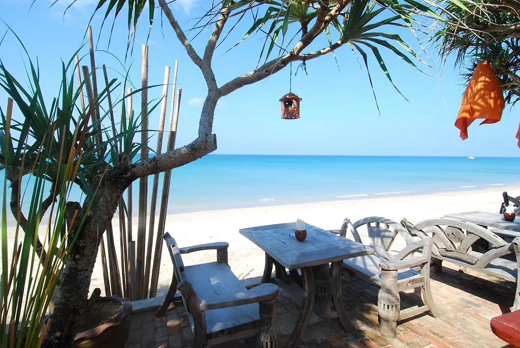 Clean Beach Resort Ko Lanta 3*,