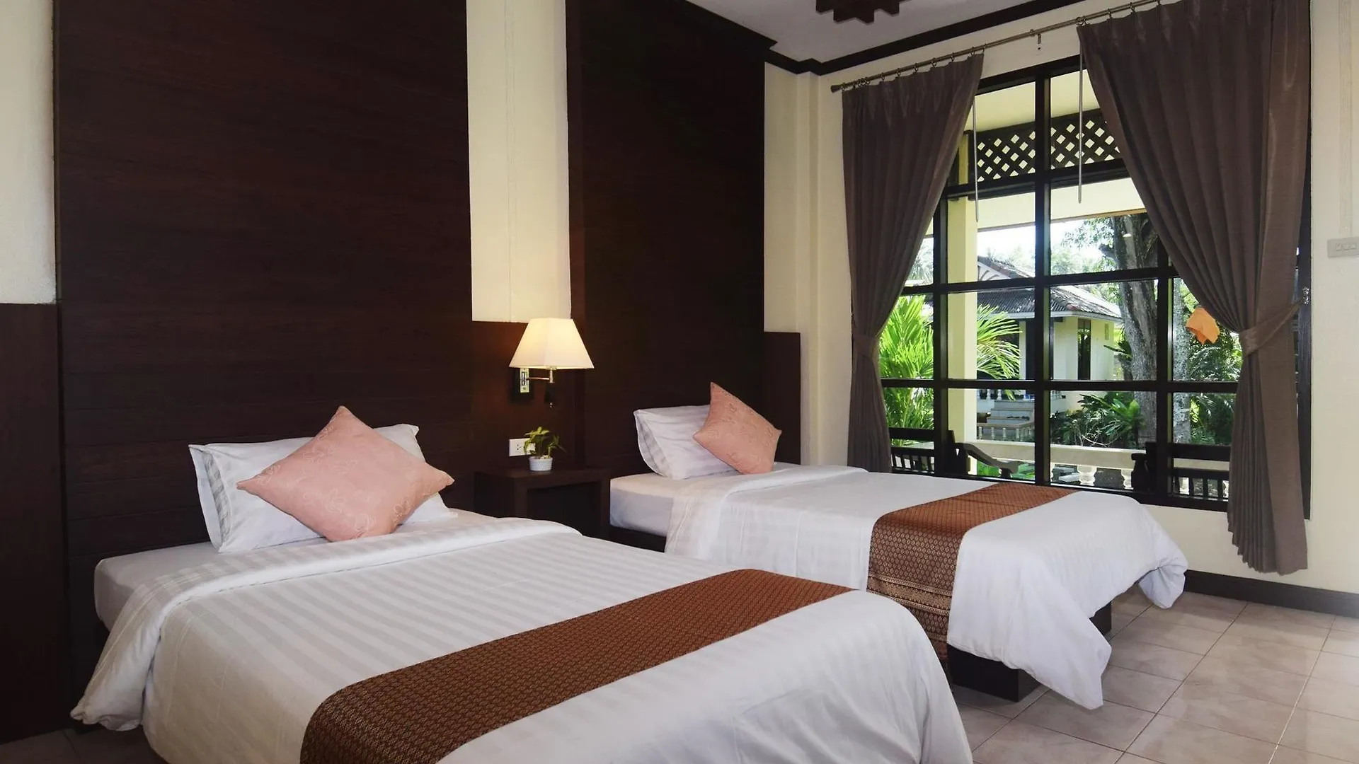 Clean Beach Resort Ko Lanta