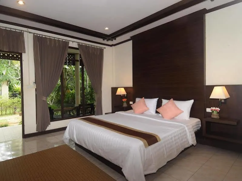 Clean Beach Resort Ko Lanta