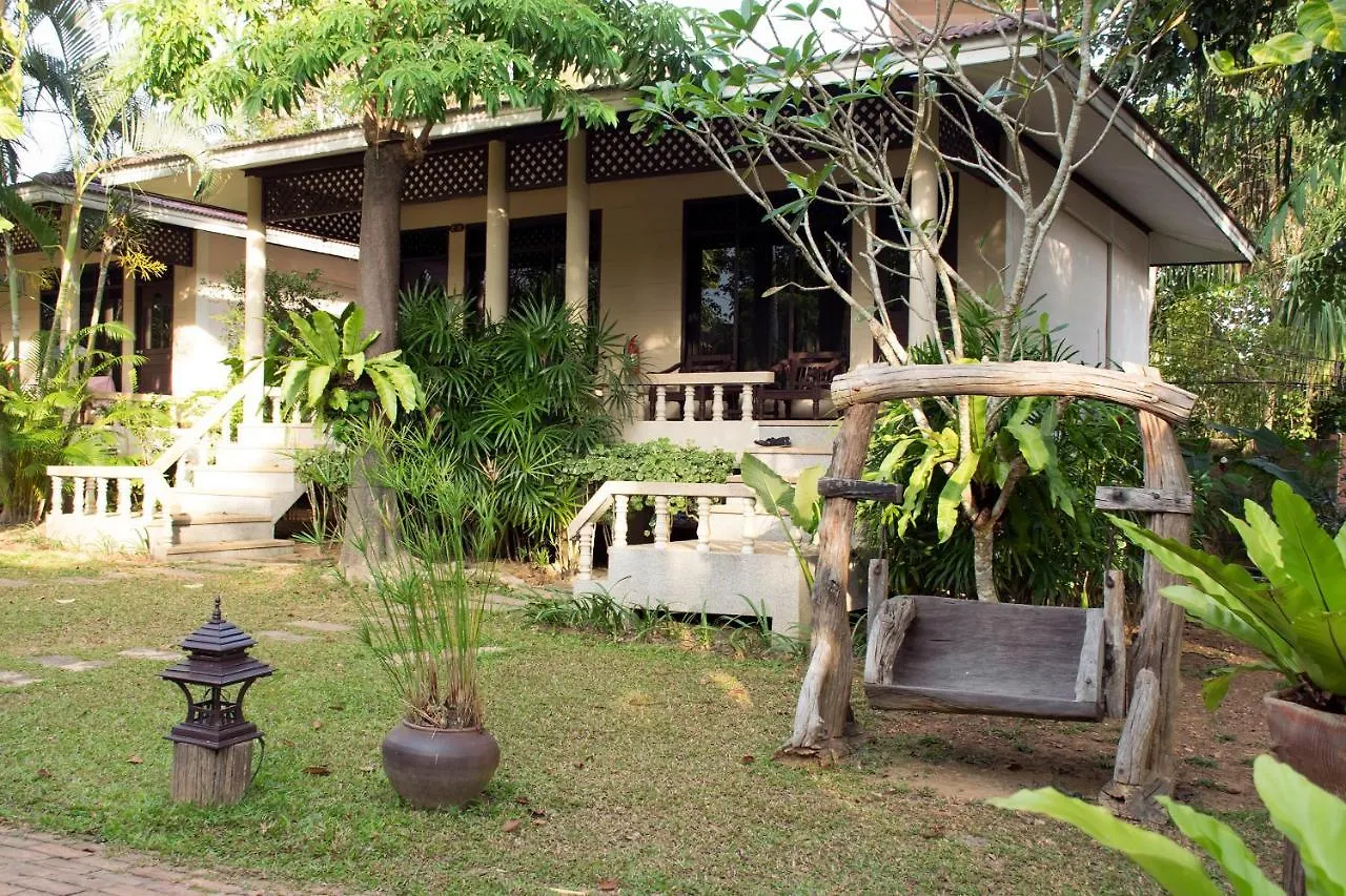 Clean Beach Resort Koh Lanta
