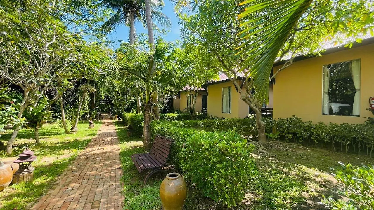 Clean Beach Resort Koh Lanta