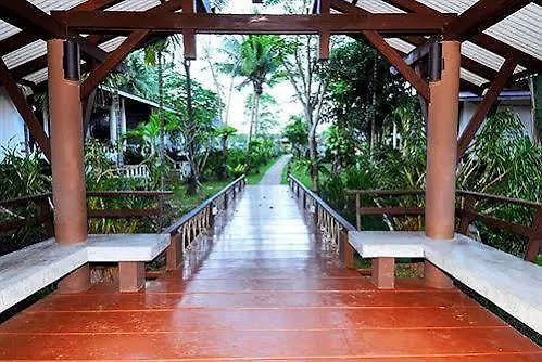 Clean Beach Resort Koh Lanta